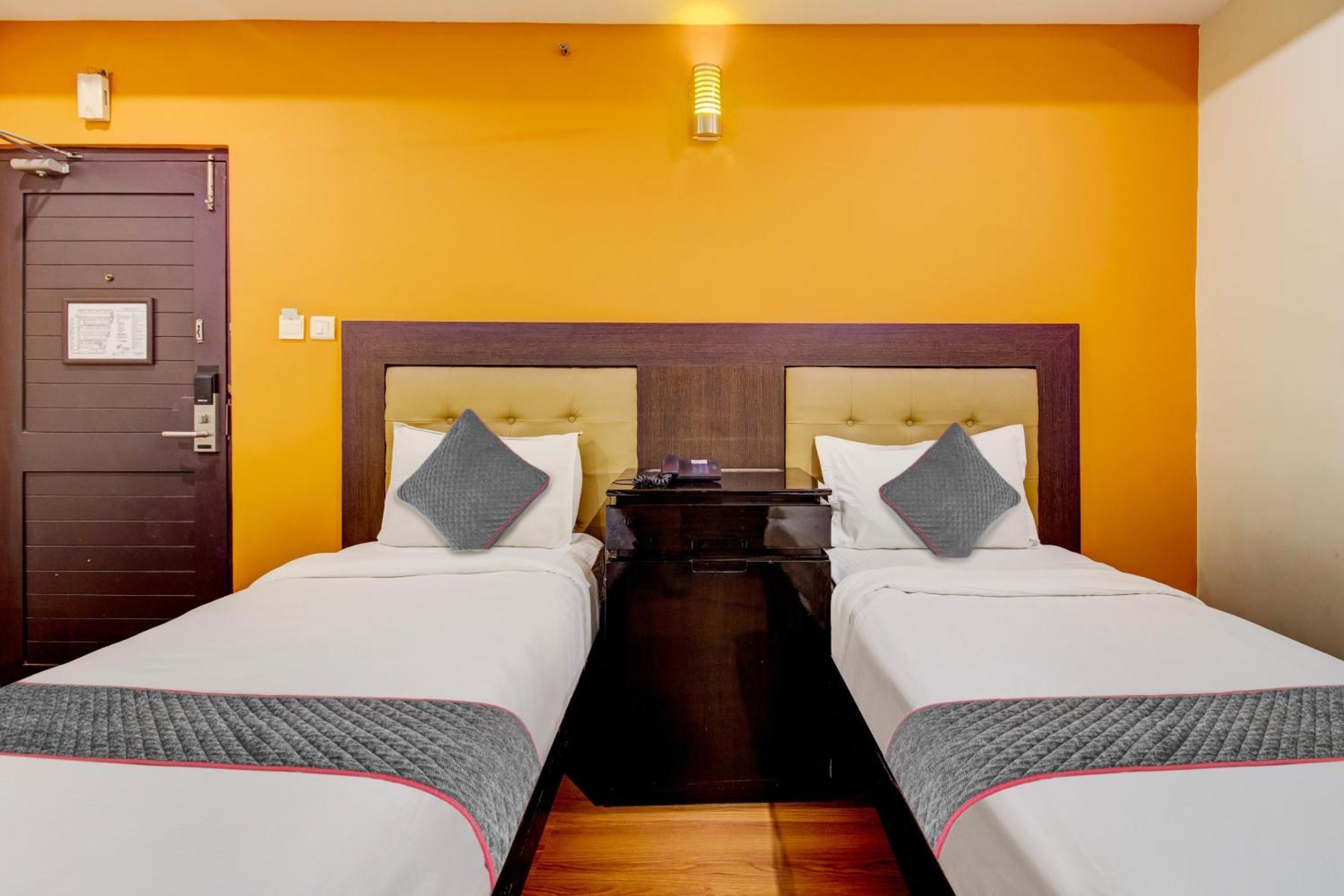 Udayee International Hotel Tirupati Kültér fotó