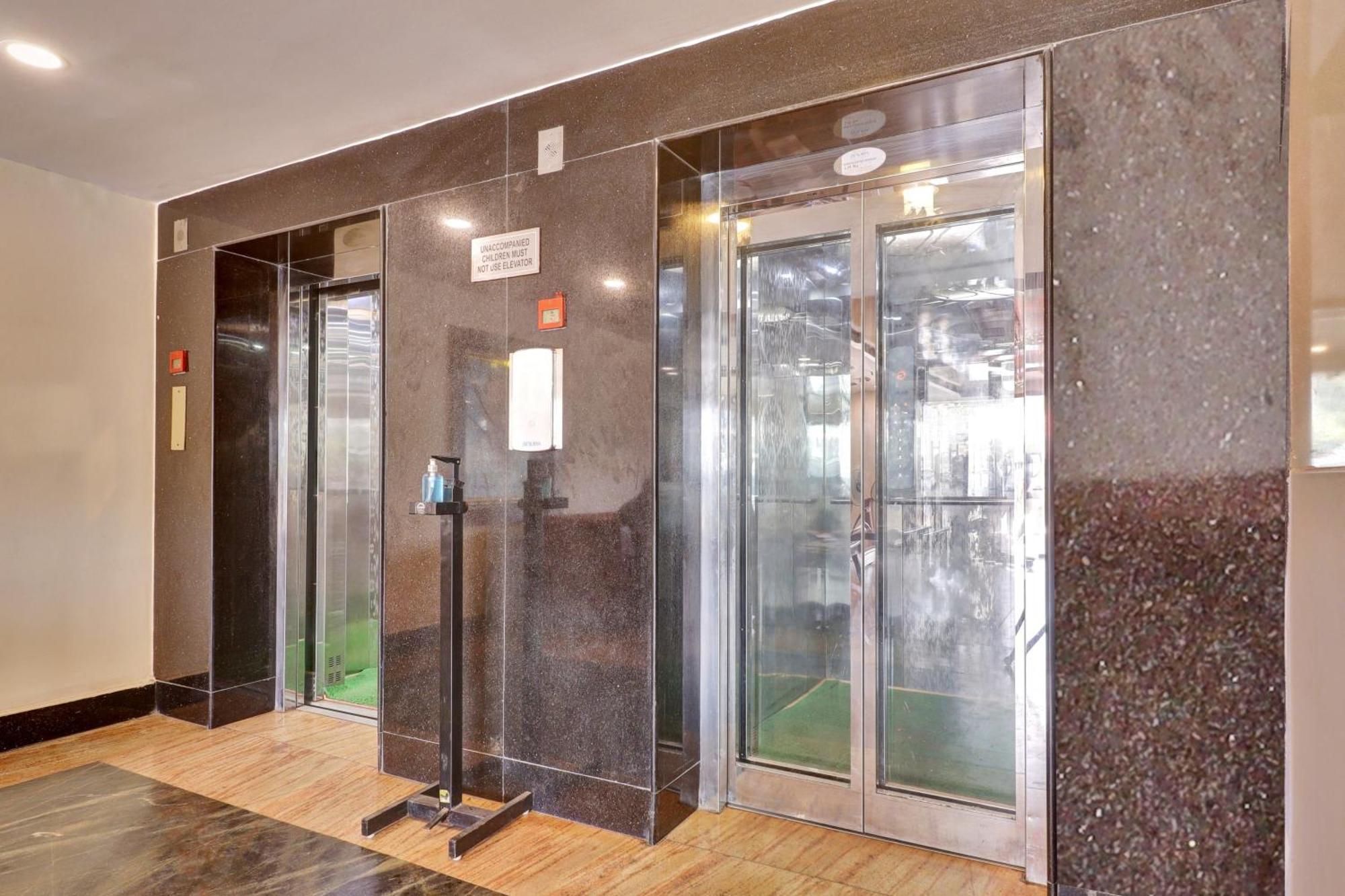 Udayee International Hotel Tirupati Kültér fotó