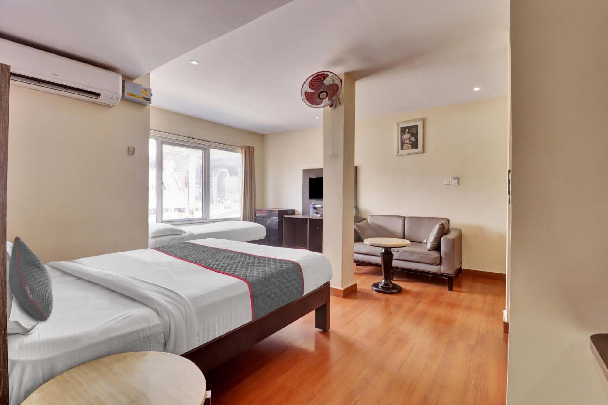 Udayee International Hotel Tirupati Kültér fotó
