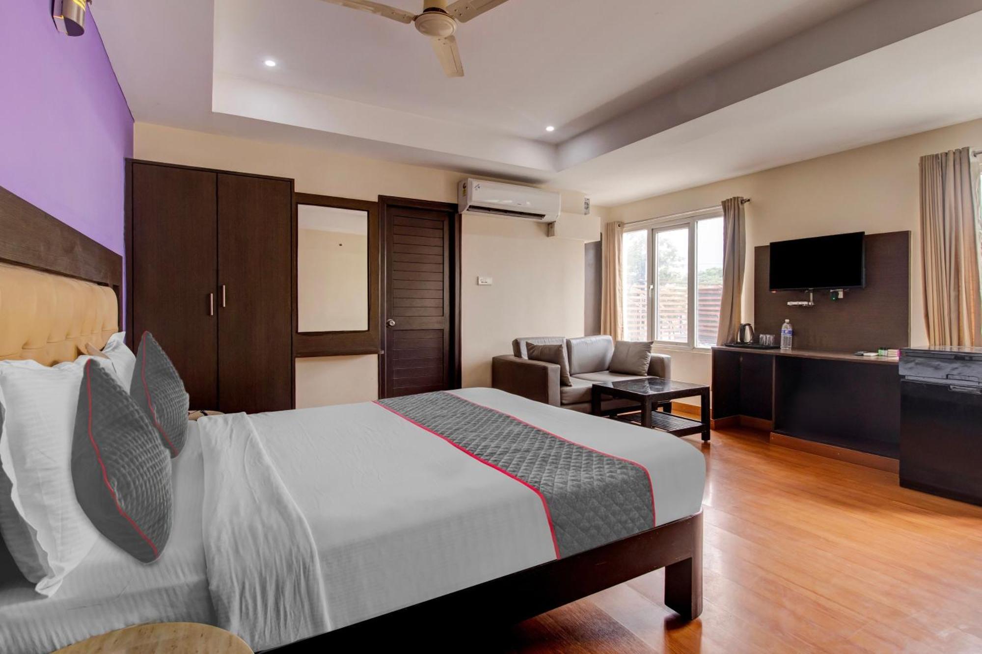 Udayee International Hotel Tirupati Kültér fotó