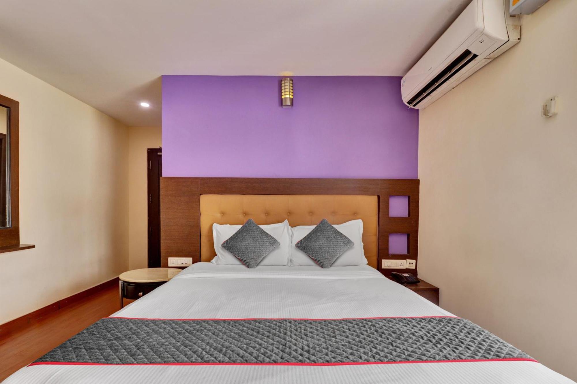 Udayee International Hotel Tirupati Kültér fotó