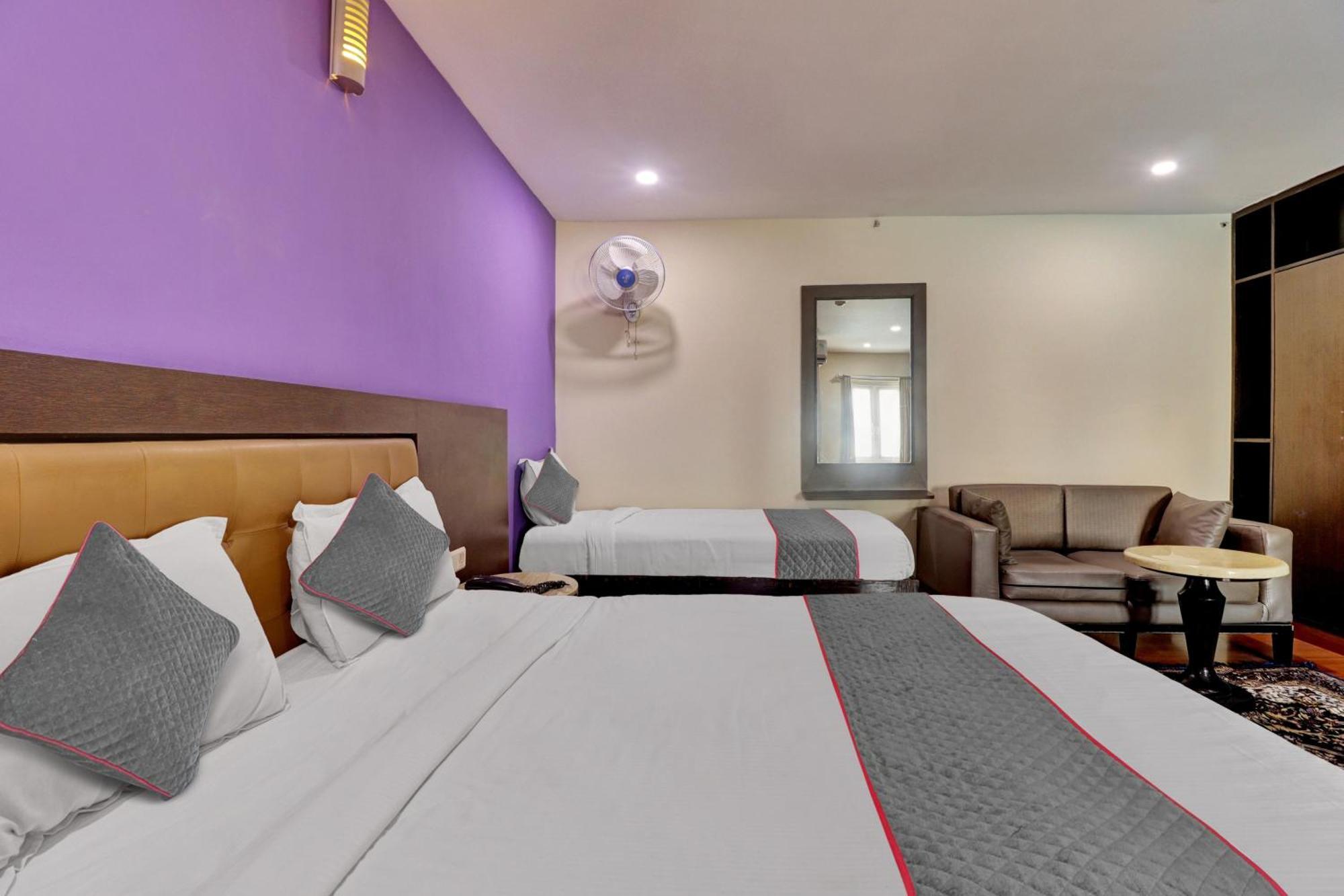 Udayee International Hotel Tirupati Kültér fotó