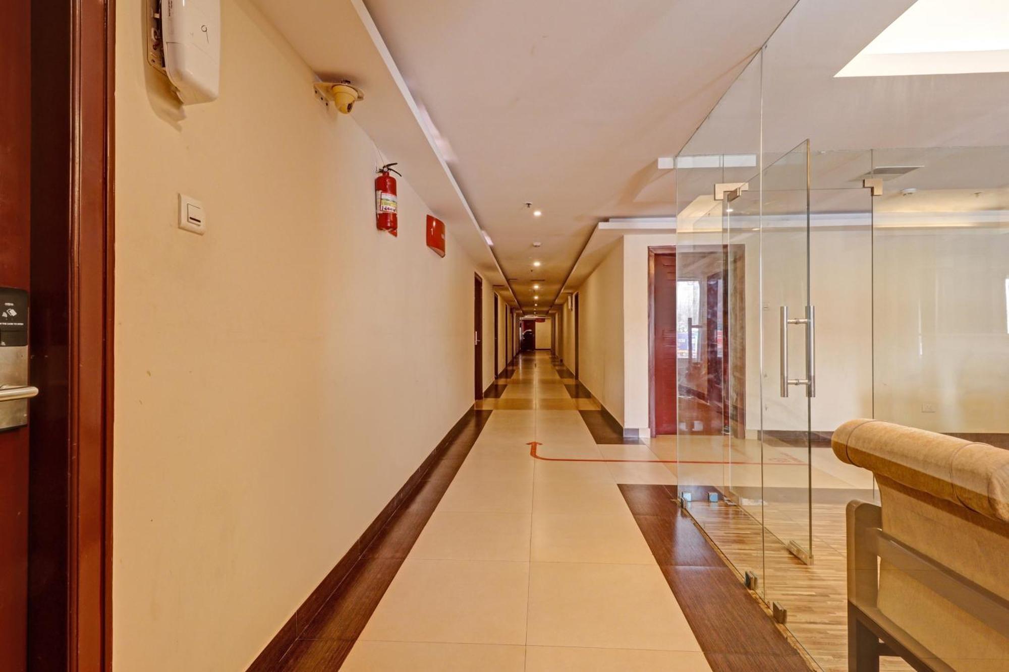 Udayee International Hotel Tirupati Kültér fotó