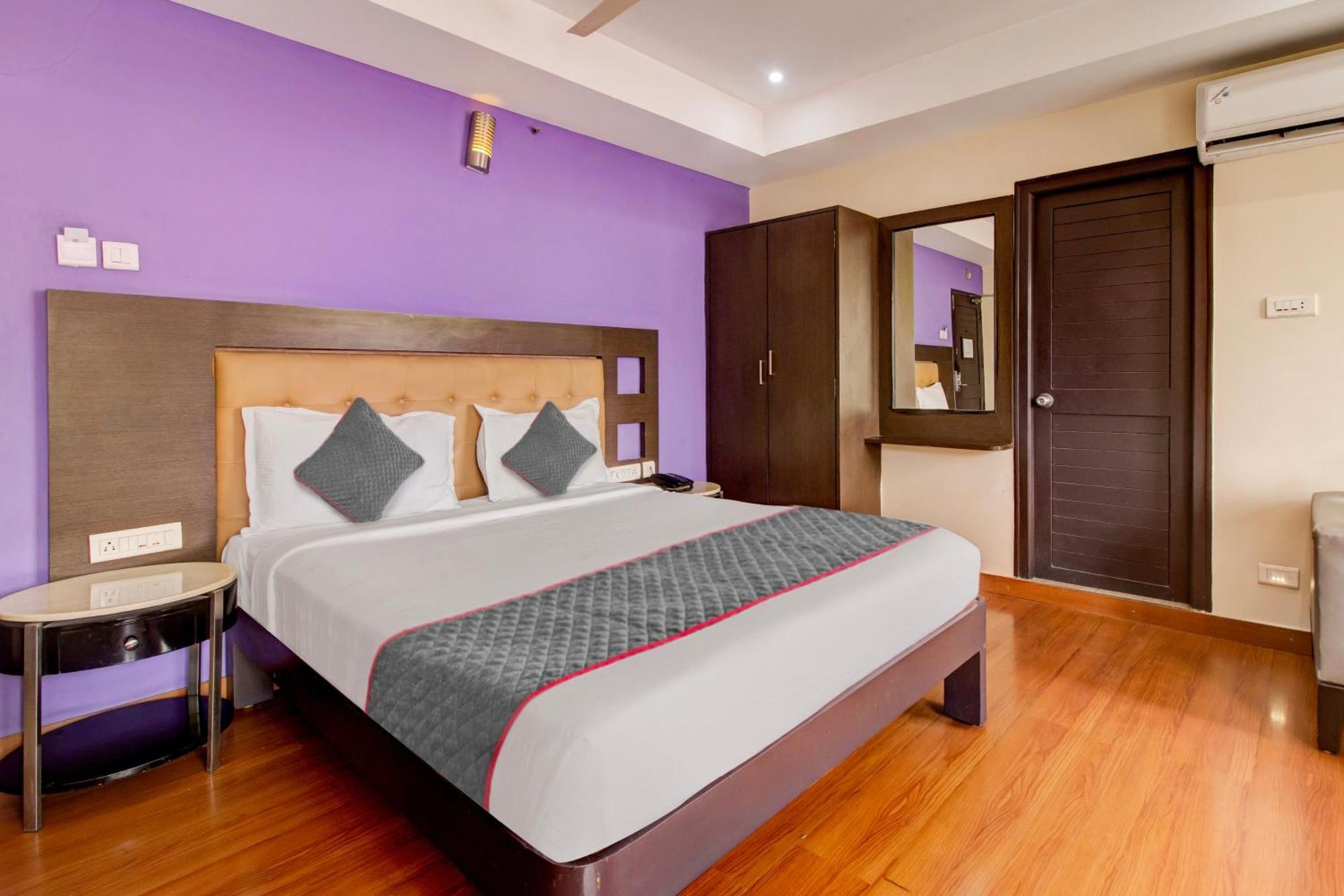 Udayee International Hotel Tirupati Kültér fotó