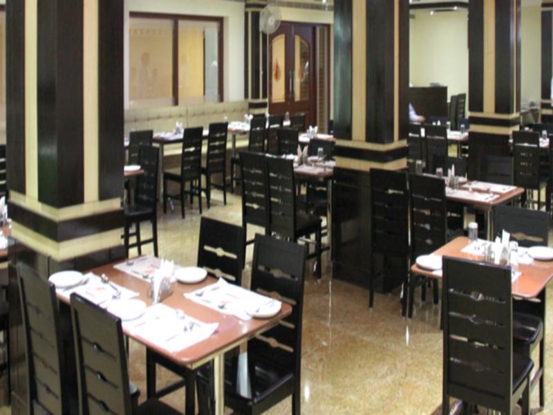 Udayee International Hotel Tirupati Kültér fotó